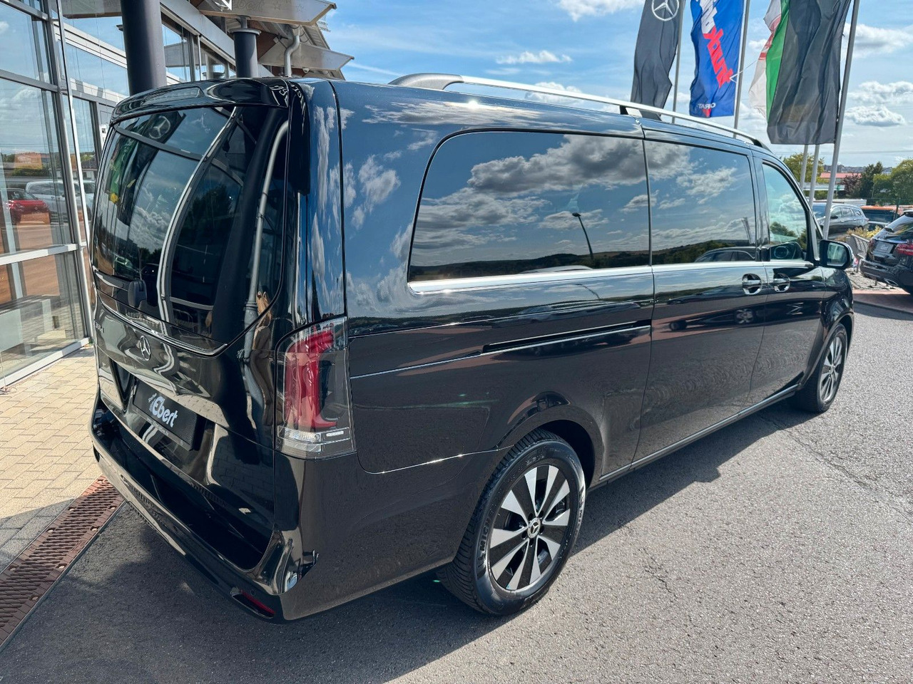 Mercedes-Benz V 300 d AVANTGARDE Extralang 360Kamera Standheiz - Комби: снимка 5 Mercedes-Benz V 300 d AVANTGARDE Extralang 360Kamera Standheiz - Комби: снимка 5