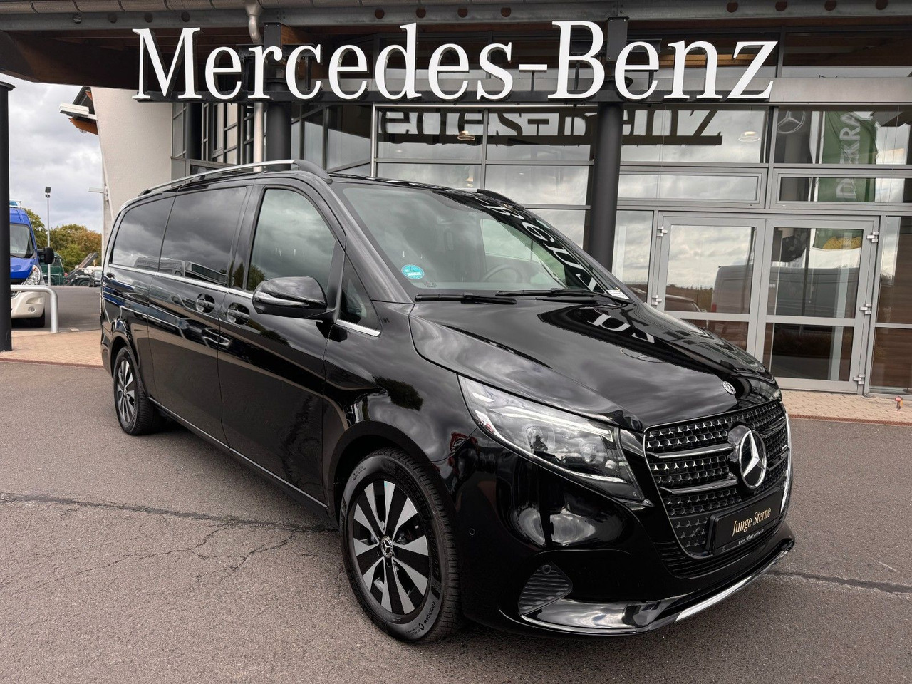 Mercedes-Benz V 300 d AVANTGARDE Extralang 360Kamera Standheiz - Комби: снимка 1 Mercedes-Benz V 300 d AVANTGARDE Extralang 360Kamera Standheiz - Комби: снимка 1