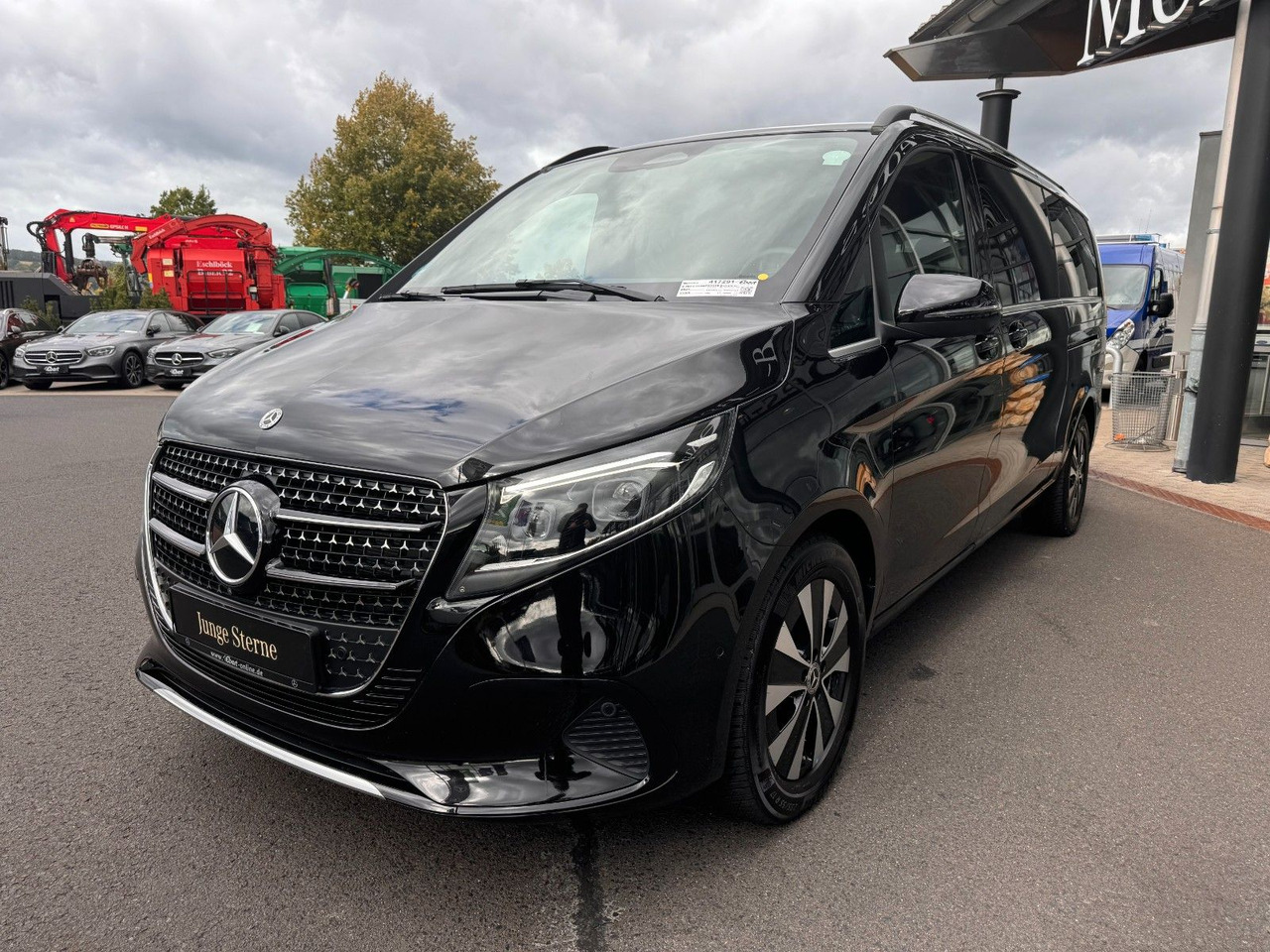 Mercedes-Benz V 300 d AVANTGARDE Extralang 360Kamera Standheiz - Комби: снимка 3 Mercedes-Benz V 300 d AVANTGARDE Extralang 360Kamera Standheiz - Комби: снимка 3