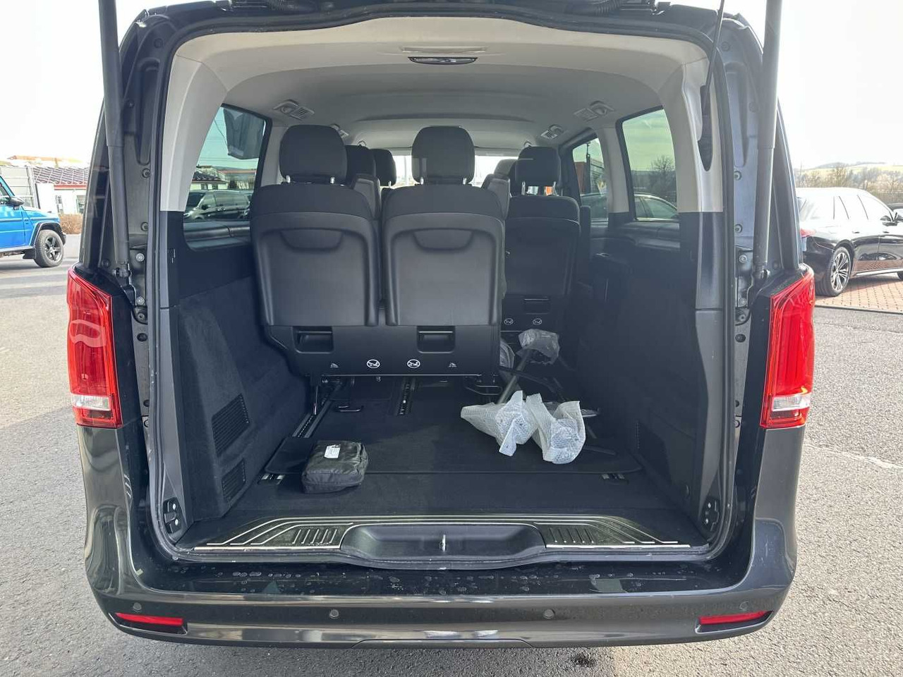 Пътнически бус Mercedes-Benz V 300 d EDITION 4MATIC DISTRONIC AHK LED Kamera: снимка 6 Пътнически бус Mercedes-Benz V 300 d EDITION 4MATIC DISTRONIC AHK LED Kamera: снимка 6