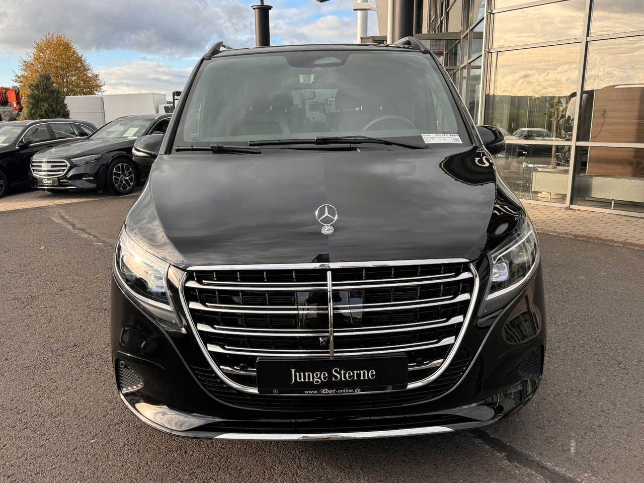 Mercedes-Benz V 300 d EXCLUSIVE AIRMATIC AHK2,5 Standheiz - Пътнически бус: снимка 2 Mercedes-Benz V 300 d EXCLUSIVE AIRMATIC AHK2,5 Standheiz - Пътнически бус: снимка 2