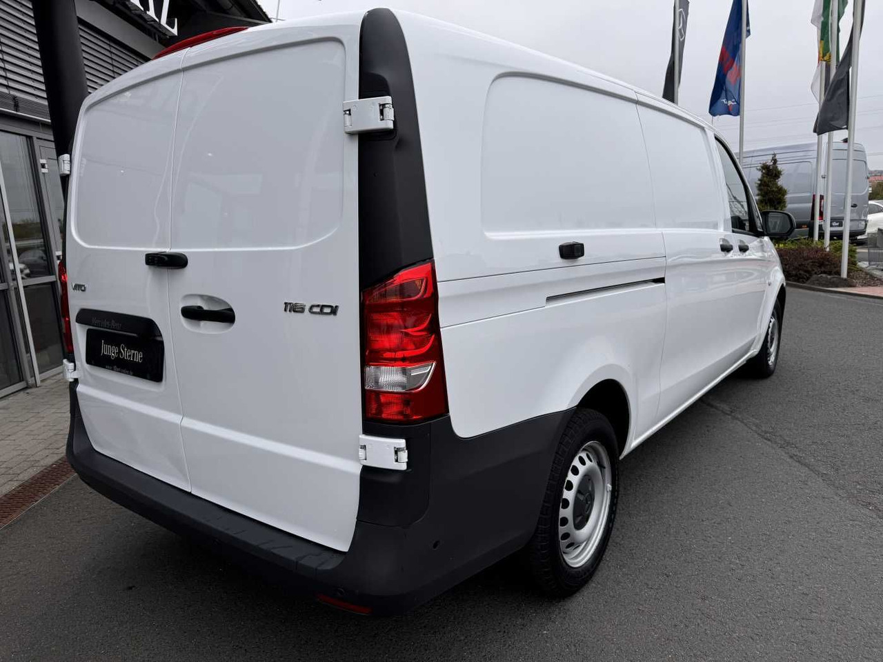 Mercedes-Benz Vito 116 CDI Extralang Klima Kamera Audio40 SHZ - Малък ван: снимка 4 Mercedes-Benz Vito 116 CDI Extralang Klima Kamera Audio40 SHZ - Малък ван: снимка 4