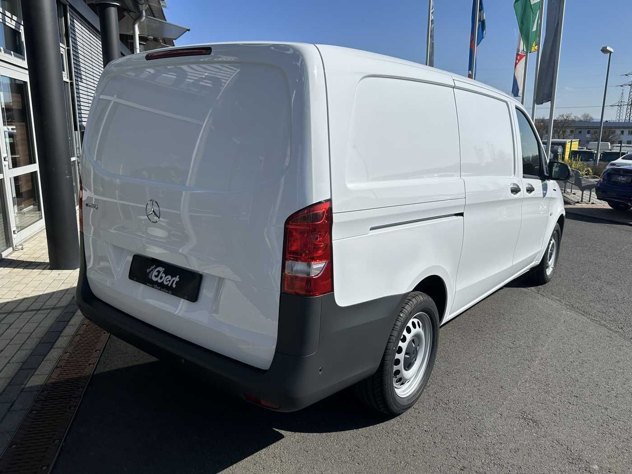 Mercedes-Benz eVito 112 Klima Kamera Audio 30 Sitzheiz Tempom. - Малък ван, Електрически бус: снимка 4 Mercedes-Benz eVito 112 Klima Kamera Audio 30 Sitzheiz Tempom. - Малък ван, Електрически бус: снимка 4