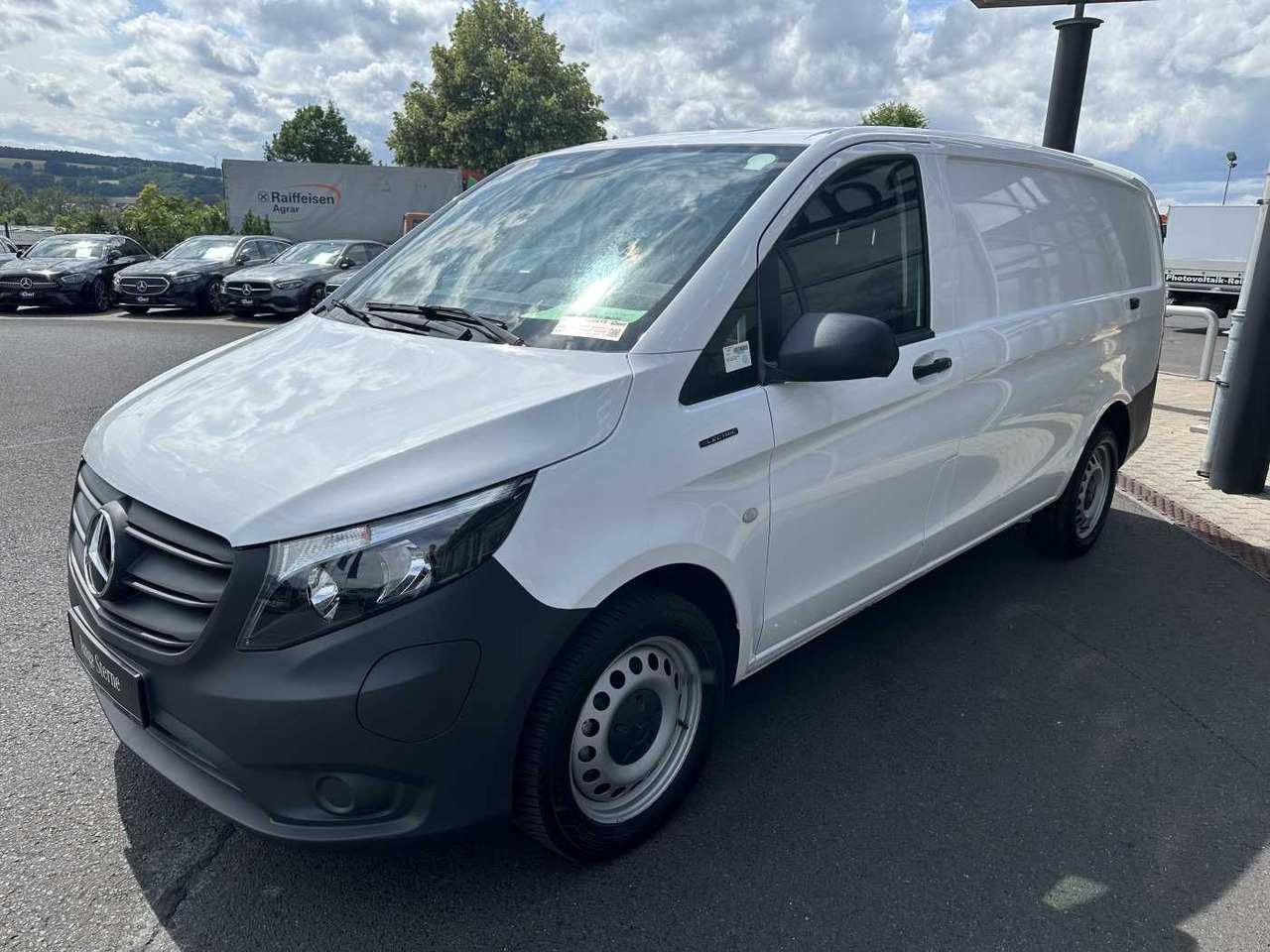 Mercedes-Benz eVito 112 Klima Kamera Navi SHZ Tempomat - Малък ван, Електрически бус: снимка 3 Mercedes-Benz eVito 112 Klima Kamera Navi SHZ Tempomat - Малък ван, Електрически бус: снимка 3