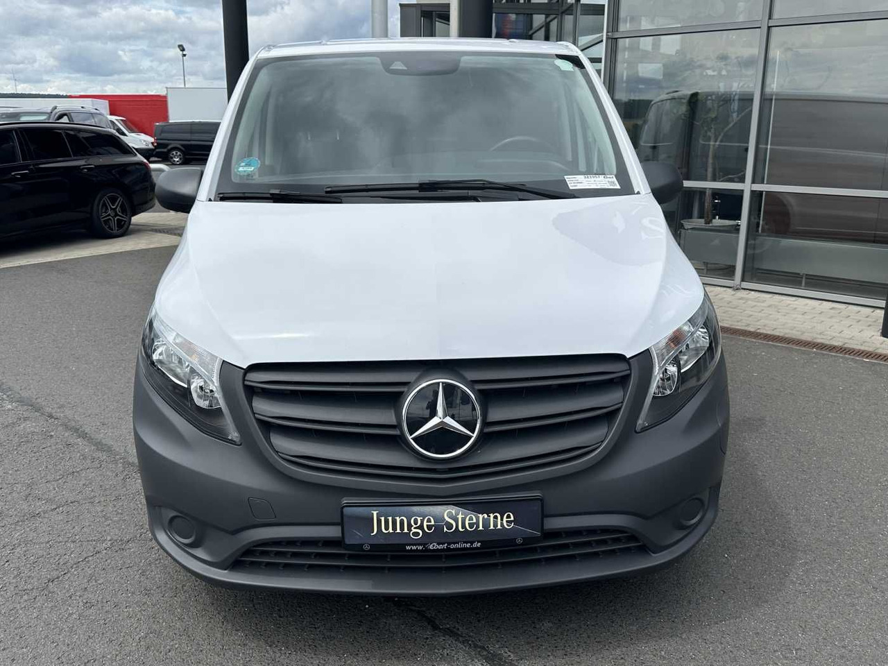Mercedes-Benz eVito 112 Klima Kamera Navi SHZ Tempomat - Малък ван, Електрически бус: снимка 2 Mercedes-Benz eVito 112 Klima Kamera Navi SHZ Tempomat - Малък ван, Електрически бус: снимка 2