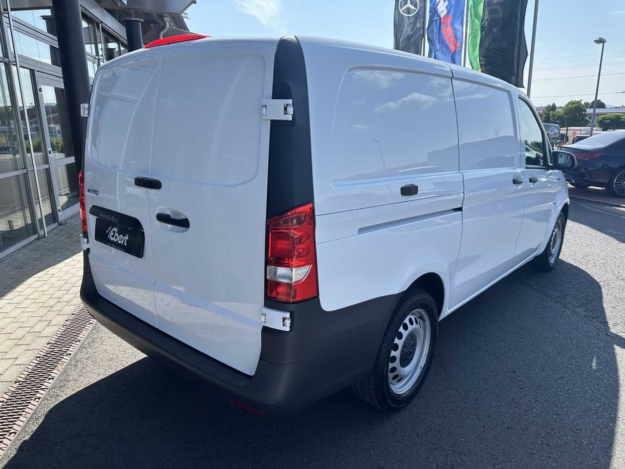 Mercedes-Benz eVito 112 Klima Kamera Navi SHZ Tempomat - Малък ван, Електрически бус: снимка 4 Mercedes-Benz eVito 112 Klima Kamera Navi SHZ Tempomat - Малък ван, Електрически бус: снимка 4