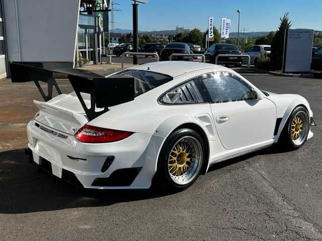 Porsche 997 GT2 RSR Rennwagen - Лек автомобил: снимка 3 Porsche 997 GT2 RSR Rennwagen - Лек автомобил: снимка 3