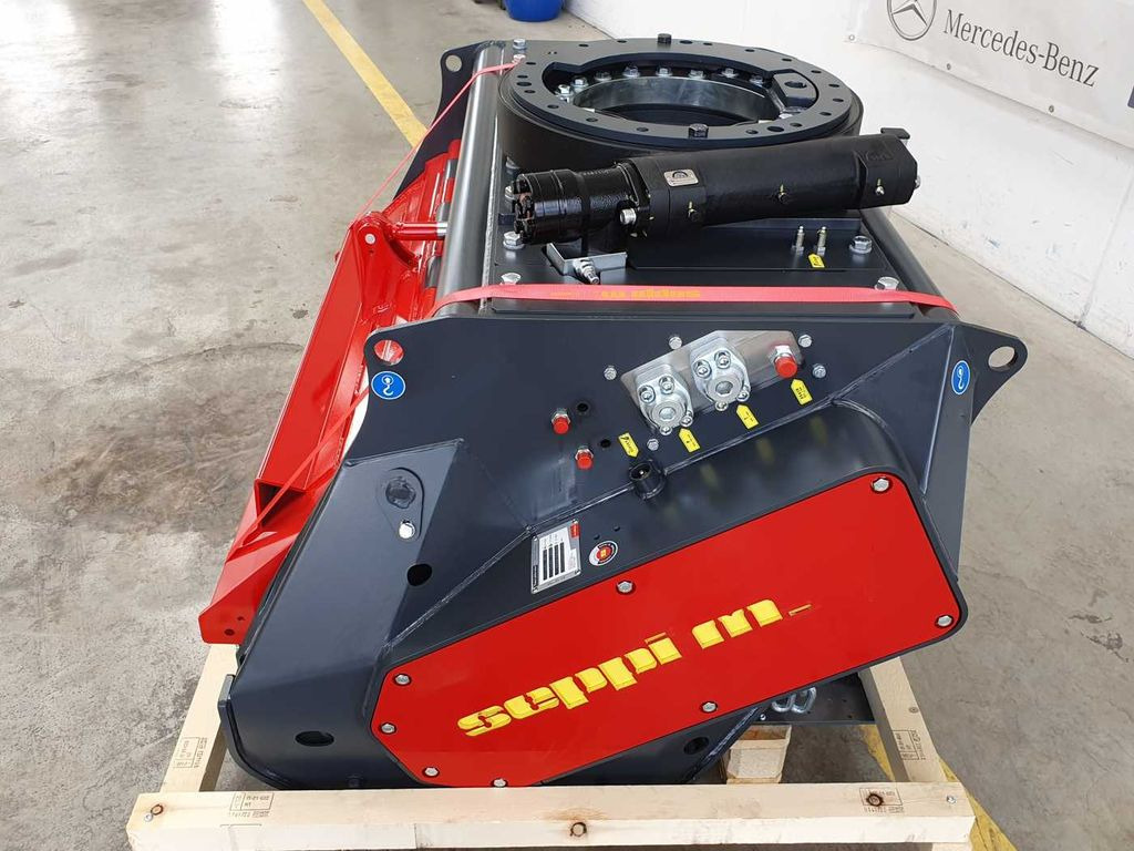 Seppi M. BMS 125 / 13-30t Forstmulcher Drehmotor - Горски мулчер: снимка 4 Seppi M. BMS 125 / 13-30t Forstmulcher Drehmotor - Горски мулчер: снимка 4