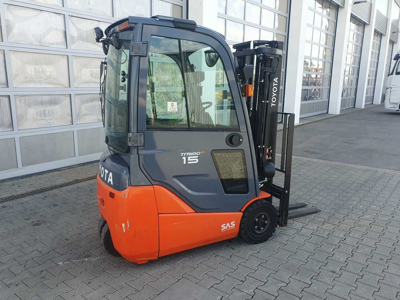 Toyota 8FBET15 / Triplex: 4.30m / nur 3.412h! / 2022 - Електрокар: снимка 3 Toyota 8FBET15 / Triplex: 4.30m / nur 3.412h! / 2022 - Електрокар: снимка 3