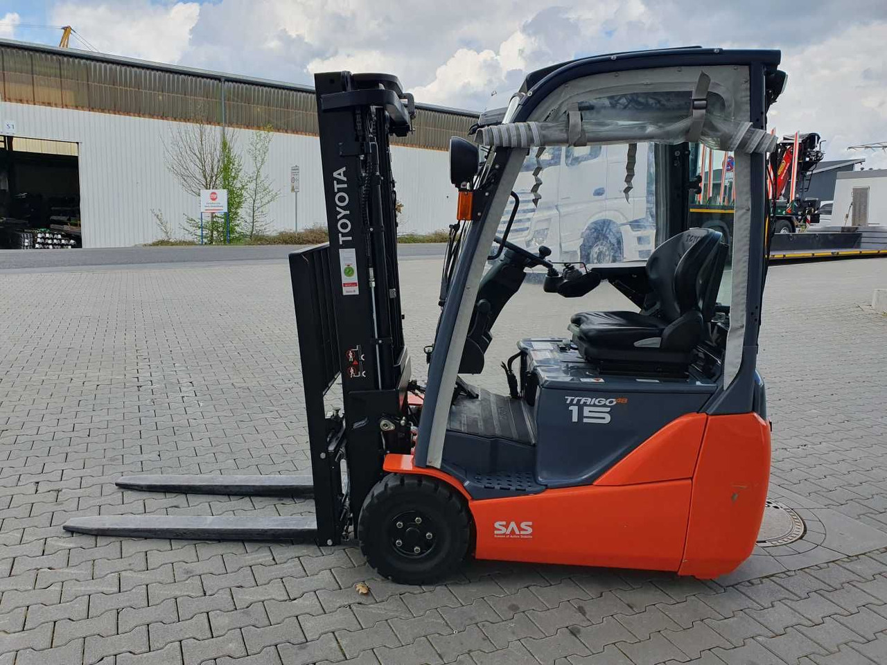 Лизинг на  Toyota 8FBET15 / Triplex: 4.30m / nur 393h! / SS Toyota 8FBET15 / Triplex: 4.30m / nur 393h! / SS: снимка 7