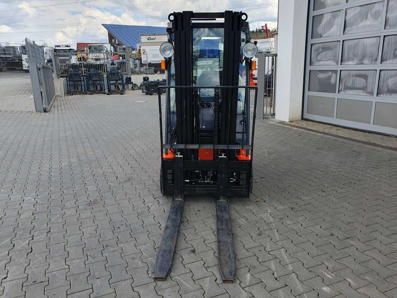 Лизинг на  Toyota 8FBET15 / Triplex: 4.30m / nur 393h! / SS Toyota 8FBET15 / Triplex: 4.30m / nur 393h! / SS: снимка 9