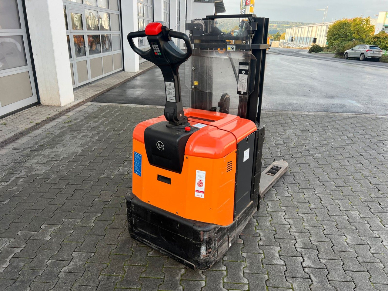 Toyota SPE 125 L / nur 382h ! / Hochhubwagen / 3.350mm - Стакер: снимка 4 Toyota SPE 125 L / nur 382h ! / Hochhubwagen / 3.350mm - Стакер: снимка 4