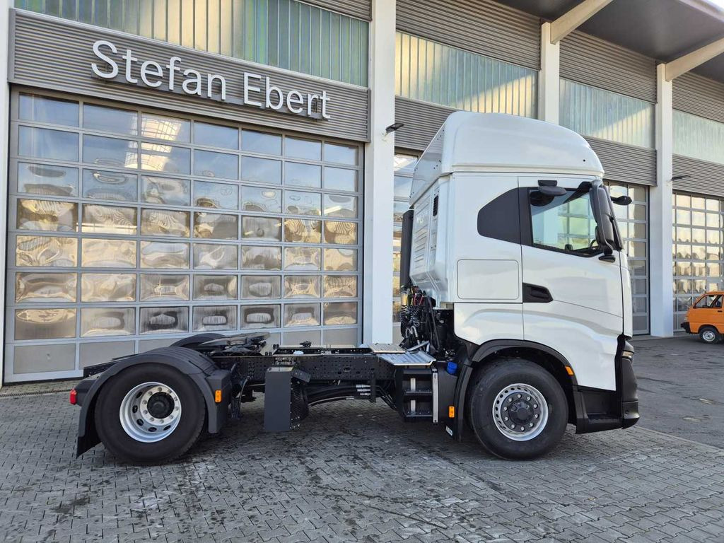 Iveco AS440X49T/P ON 4x4 HI-TRACTION Intarder 2x Bett - Влекач: снимка 5 Iveco AS440X49T/P ON 4x4 HI-TRACTION Intarder 2x Bett - Влекач: снимка 5