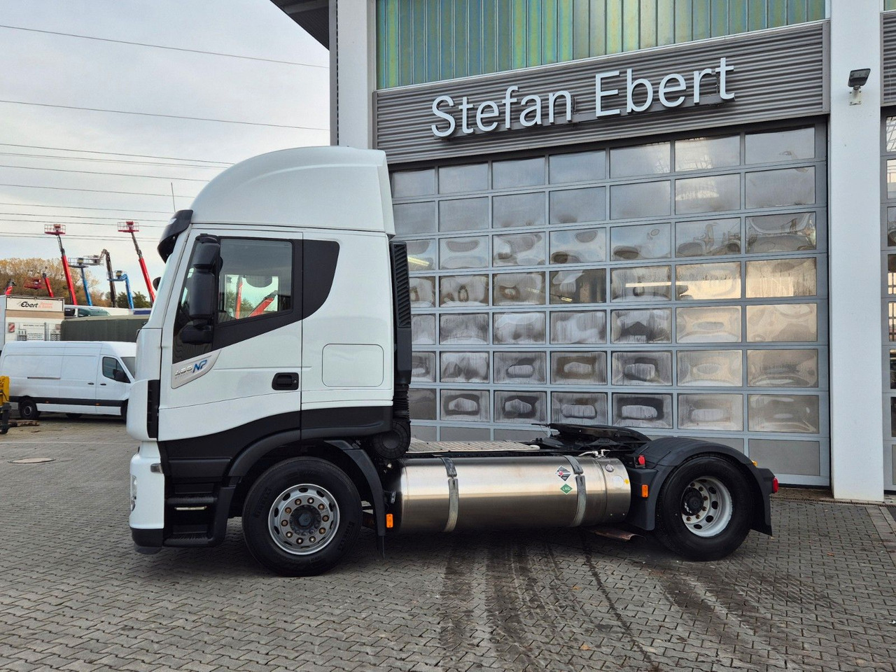Iveco Stralis 460NP LNG 4x2 3 Stück - Влекач: снимка 5 Iveco Stralis 460NP LNG 4x2 3 Stück - Влекач: снимка 5