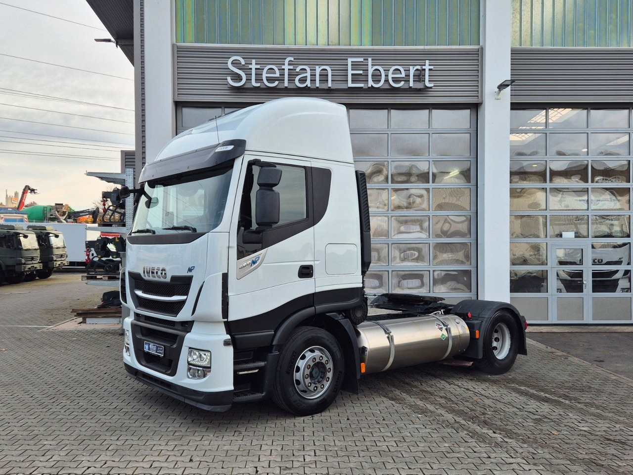Iveco Stralis 460NP LNG 4x2 3 Stück - Влекач: снимка 3 Iveco Stralis 460NP LNG 4x2 3 Stück - Влекач: снимка 3