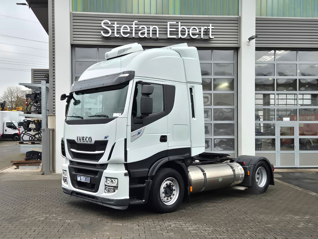 Iveco Stralis 460NP LNG Intarder 3 Stück - Влекач: снимка 2 Iveco Stralis 460NP LNG Intarder 3 Stück - Влекач: снимка 2
