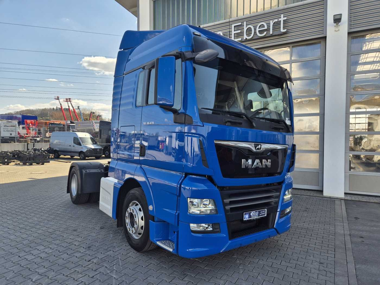 MAN TGX 18.470 4x2 LLS Fahrschule 5 Sitze Intarder - Влекач: снимка 2 MAN TGX 18.470 4x2 LLS Fahrschule 5 Sitze Intarder - Влекач: снимка 2