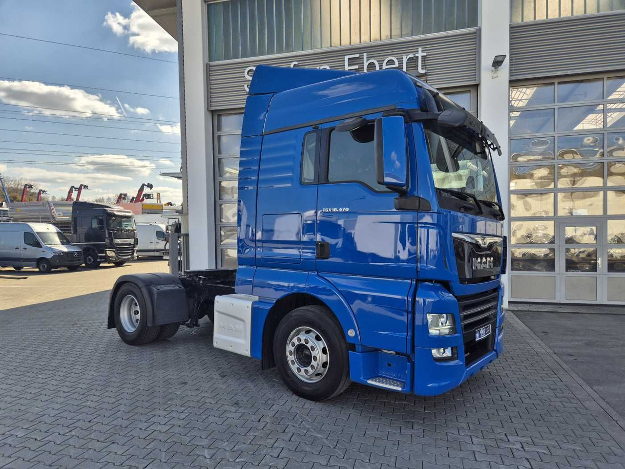 MAN TGX 18.470 4x2 LLS Fahrschule 5 Sitze Intarder - Влекач: снимка 4 MAN TGX 18.470 4x2 LLS Fahrschule 5 Sitze Intarder - Влекач: снимка 4