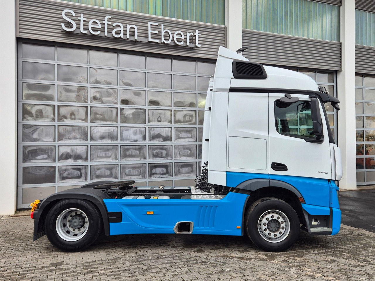 Mercedes-Benz Actros 1845 LS Öl-Retarder Navi PPC 2x Bett - Влекач: снимка 5 Mercedes-Benz Actros 1845 LS Öl-Retarder Navi PPC 2x Bett - Влекач: снимка 5