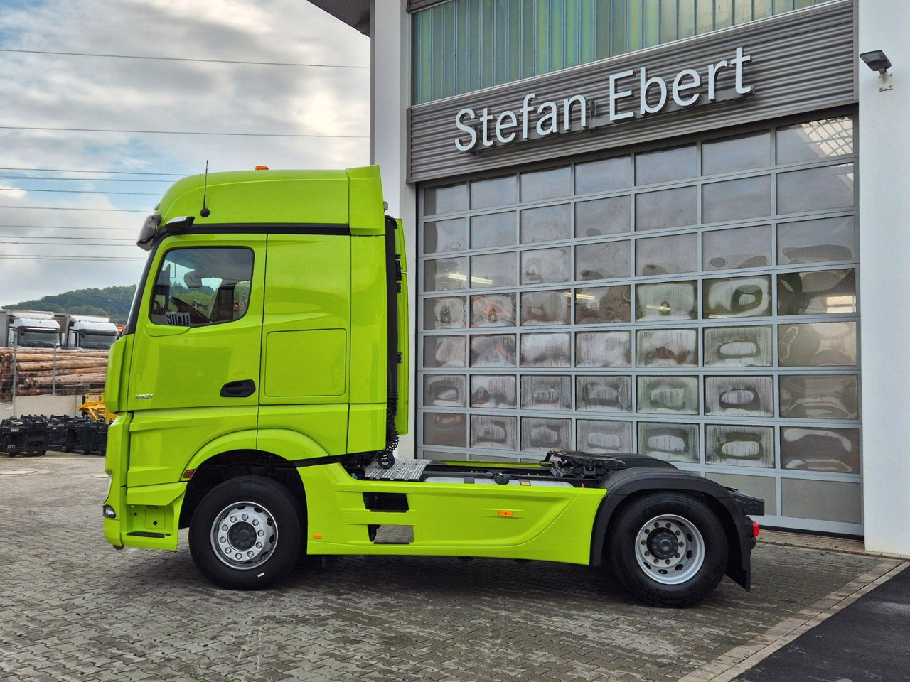 Mercedes-Benz Actros 1851 LS Öl-Retarder Standklima Mirror Big - Влекач: снимка 5 Mercedes-Benz Actros 1851 LS Öl-Retarder Standklima Mirror Big - Влекач: снимка 5