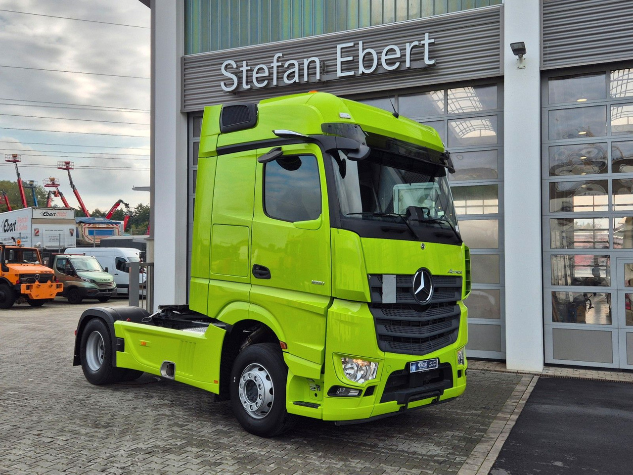 Mercedes-Benz Actros 1851 LS Öl-Retarder Standklima Mirror Big - Влекач: снимка 4 Mercedes-Benz Actros 1851 LS Öl-Retarder Standklima Mirror Big - Влекач: снимка 4