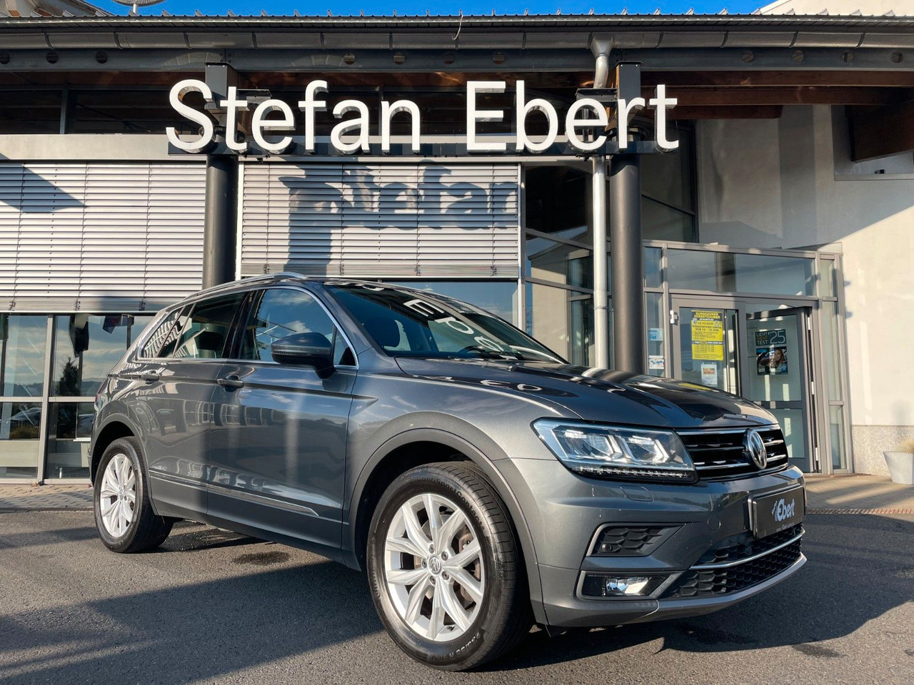 Volkswagen Tiguan 2.0 TSI Highline 4M AHK+LED+DAB+ACC+PDC - Джип: снимка 1 Volkswagen Tiguan 2.0 TSI Highline 4M AHK+LED+DAB+ACC+PDC - Джип: снимка 1