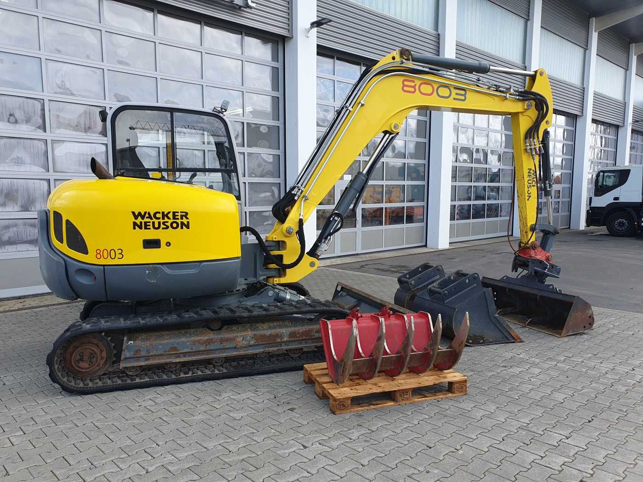 Wacker 8003 / MS08 / nur 4.035h / 2014 / Löffelpaket - Мини багер: снимка 3 Wacker 8003 / MS08 / nur 4.035h / 2014 / Löffelpaket - Мини багер: снимка 3