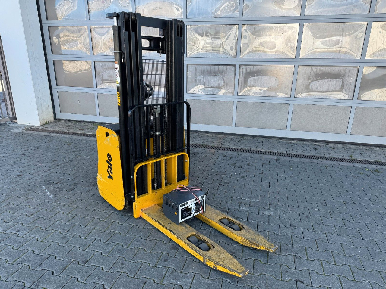 Yale MS 12 AC / Triplex: 4m! / nur 180h! / 2014 - Стакер: снимка 3 Yale MS 12 AC / Triplex: 4m! / nur 180h! / 2014 - Стакер: снимка 3