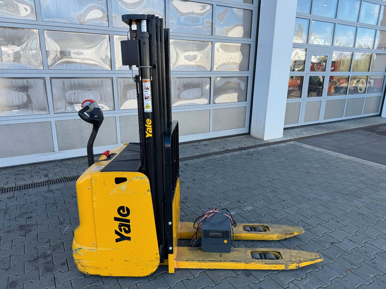 Yale MS 12 AC / Triplex: 4m! / nur 180h! / 2014 - Стакер: снимка 2 Yale MS 12 AC / Triplex: 4m! / nur 180h! / 2014 - Стакер: снимка 2