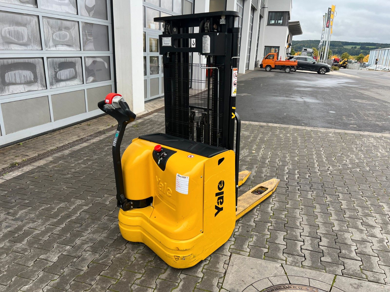 Yale MS 12 AC / Triplex: 4m! / nur 229h! / 2014 - Стакер: снимка 4 Yale MS 12 AC / Triplex: 4m! / nur 229h! / 2014 - Стакер: снимка 4
