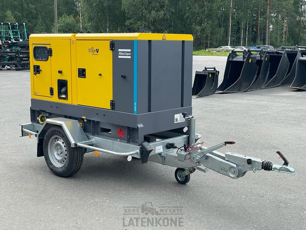 Atlas Copco QAS 45 50 Hz Generaattori StageV vetovarustuksella - Електрогенератор: снимка 3 Atlas Copco QAS 45 50 Hz Generaattori StageV vetovarustuksella - Електрогенератор: снимка 3