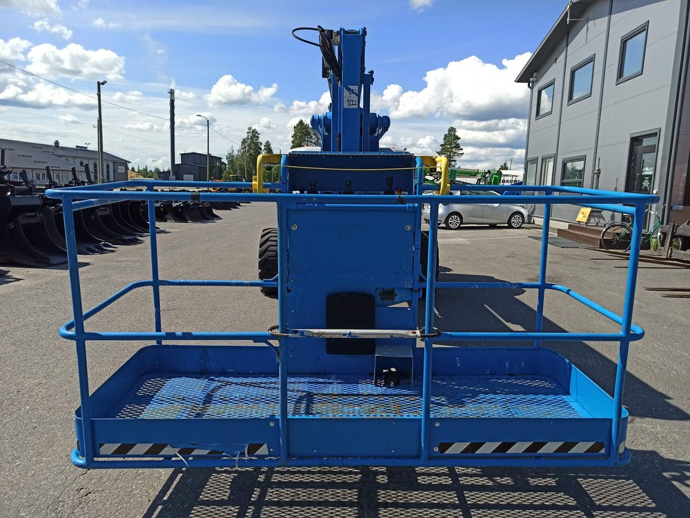 Genie Z-60/34J RT 4x4 Kuukulkija - Артикулираща платформа: снимка 3 Genie Z-60/34J RT 4x4 Kuukulkija - Артикулираща платформа: снимка 3