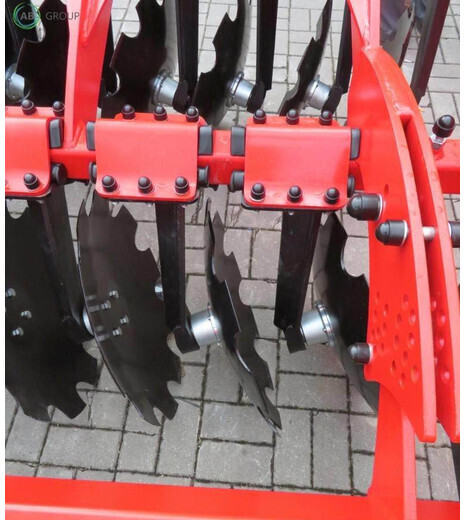 Awemak brona talerzowa składana hydraulicznie Ozyrys BTH4 - Дискова брана: снимка 3 Awemak brona talerzowa składana hydraulicznie Ozyrys BTH4 - Дискова брана: снимка 3