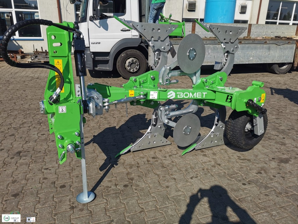 Bomet reversible plow Leo U063 - Плуг: снимка 1 Bomet reversible plow Leo U063 - Плуг: снимка 1