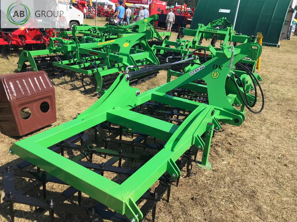 Dziekan hydraulic folding meadow harrow WUKA 5m 5C20H - Ливадна брана: снимка 4 Dziekan hydraulic folding meadow harrow WUKA 5m 5C20H - Ливадна брана: снимка 4