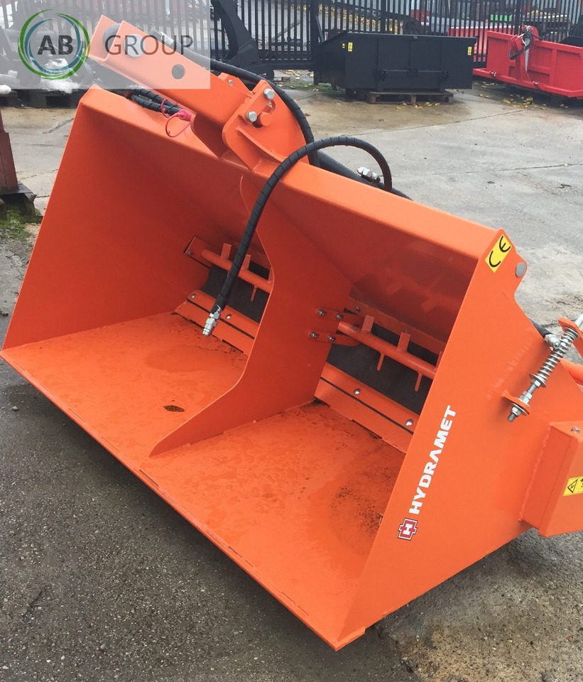 Hydramet tractor sand spreader T-018 - Машина за разпръскване на сол/ Пясък: снимка 2 Hydramet tractor sand spreader T-018 - Машина за разпръскване на сол/ Пясък: снимка 2