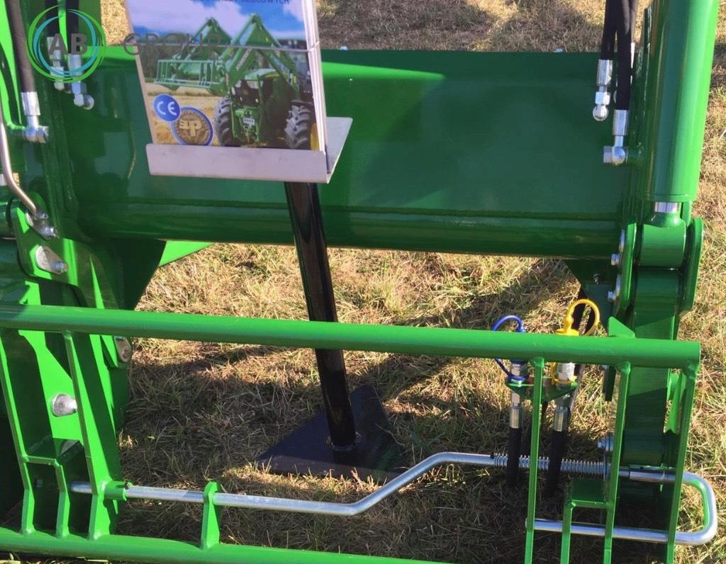 Hydrometal front loader AT-40 - Челен товарач за трактор: снимка 4 Hydrometal front loader AT-40 - Челен товарач за трактор: снимка 4