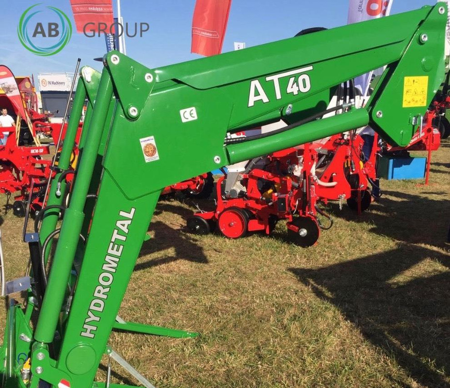 Hydrometal front loader AT-40 - Челен товарач за трактор: снимка 1 Hydrometal front loader AT-40 - Челен товарач за трактор: снимка 1