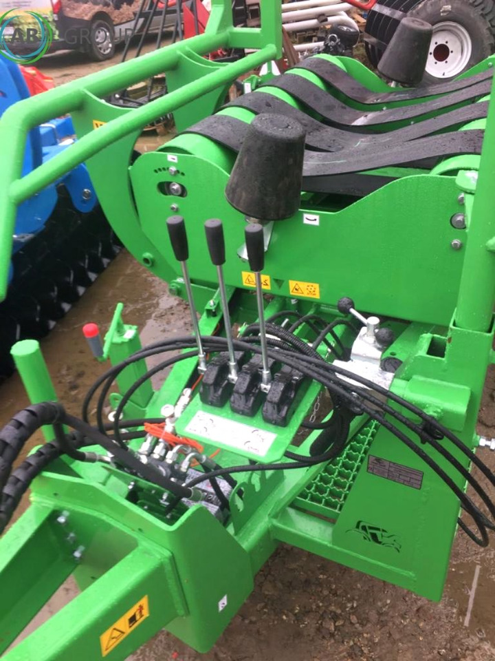 Inter-Tech self loading bale wrap GO01 - Машина за фолиране: снимка 3 Inter-Tech self loading bale wrap GO01 - Машина за фолиране: снимка 3