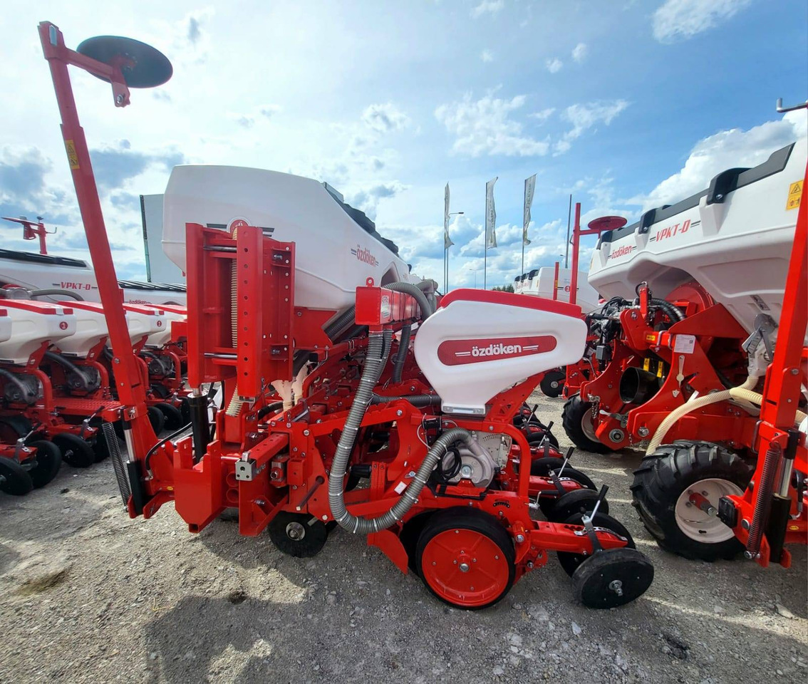 Ozdoken six-row pneumatic precision seeder, VPKT-DG6, PVC fertiliser tank - on stock - Прецизна сеялка: снимка 3 Ozdoken six-row pneumatic precision seeder, VPKT-DG6, PVC fertiliser tank - on stock - Прецизна сеялка: снимка 3