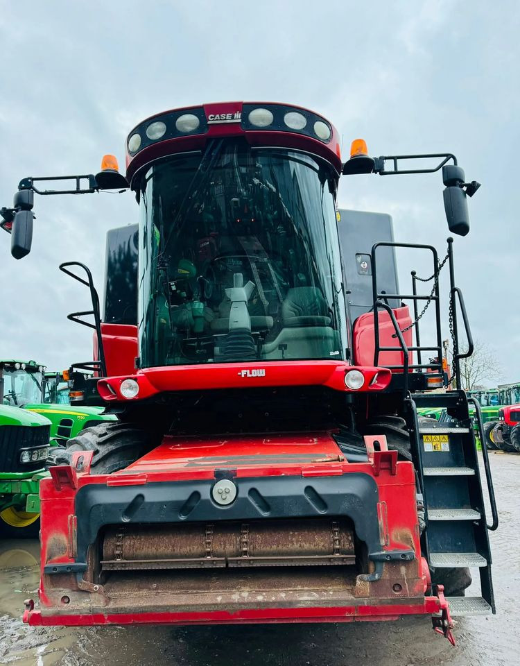 Case IH AFH 8010 - Зърнокомбайн: снимка 3 Case IH AFH 8010 - Зърнокомбайн: снимка 3