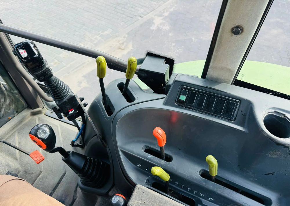 Трактор Claas Celtis 446 RX: снимка 12