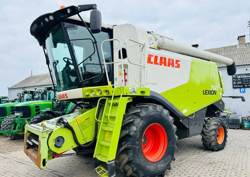 Claas LEXION 750 APS HYBRID - Зърнокомбайн: снимка 2 Claas LEXION 750 APS HYBRID - Зърнокомбайн: снимка 2