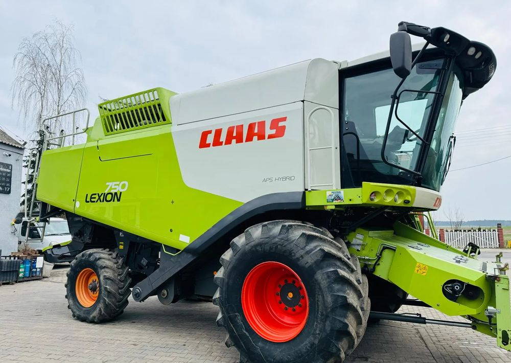 Claas LEXION 750 APS HYBRID - Зърнокомбайн: снимка 3 Claas LEXION 750 APS HYBRID - Зърнокомбайн: снимка 3