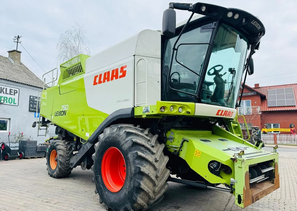 Claas LEXION 750 APS HYBRID - Зърнокомбайн: снимка 4 Claas LEXION 750 APS HYBRID - Зърнокомбайн: снимка 4
