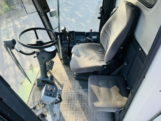 Claas MEGA 350 - Зърнокомбайн: снимка 5 Claas MEGA 350 - Зърнокомбайн: снимка 5