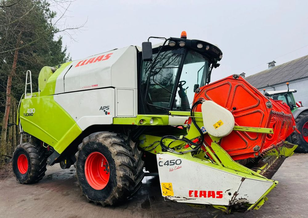 Claas TUCANO 430 APS - Зърнокомбайн: снимка 1 Claas TUCANO 430 APS - Зърнокомбайн: снимка 1