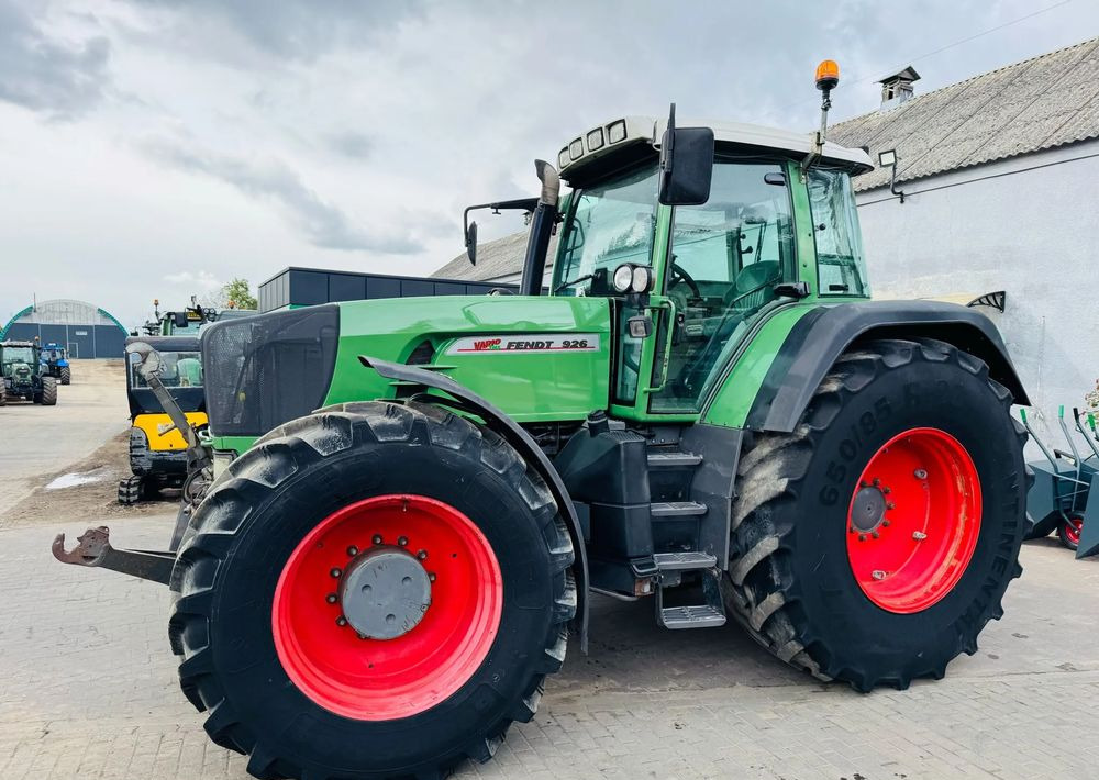 Fendt 926 Vario - Трактор: снимка 1 Fendt 926 Vario - Трактор: снимка 1