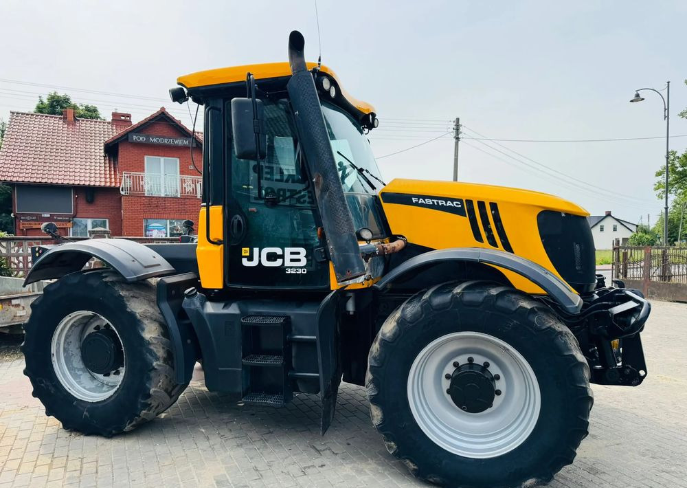 JCB FASTRAC 3230 - Трактор: снимка 2 JCB FASTRAC 3230 - Трактор: снимка 2