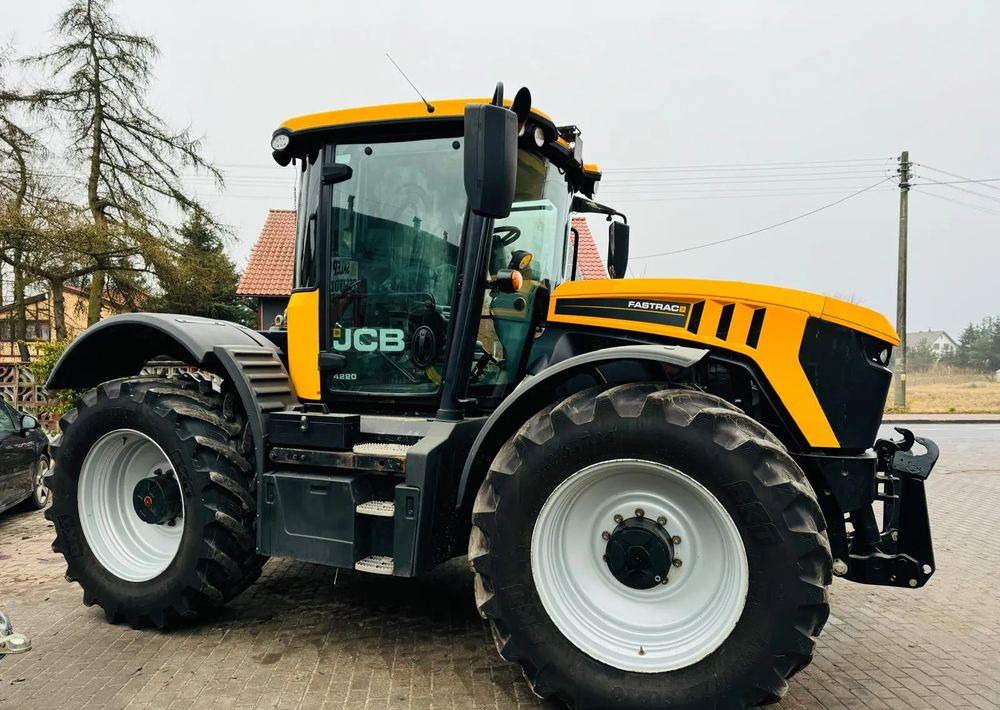 JCB FASTRAC 4220 - Трактор: снимка 4 JCB FASTRAC 4220 - Трактор: снимка 4